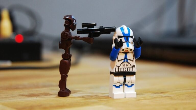 La société est-elle de plus en plus violente? Si l'on en croit l'évolution des Lego, oui