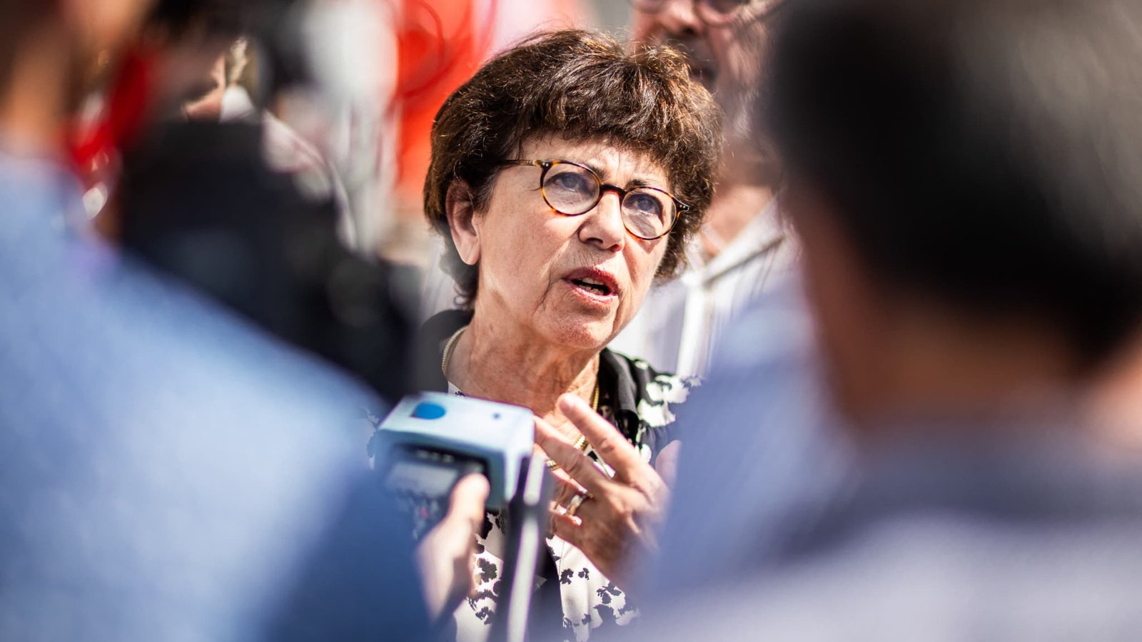 Le Parlement adopte définitivement le projet de loi d’urgence agricole, la ministre de la Transition écologique devrait démissionner