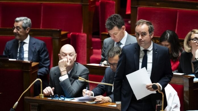 Le gouvernement s'en remet au Parlement pour trancher la réintroduction de l'acétamipride avant le vote solennel du projet de loi agricole Le gouvernement s'en remet au Parlement pour trancher la réintroduction de l'acétamipride avant le vote solennel du projet de loi agricole