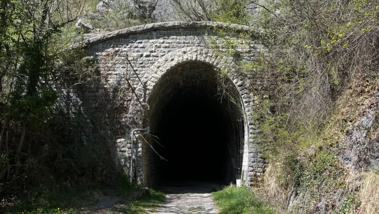 Les rails oubliés de la vallée de l’Ubaye 2/2 : Vallée ouverte ou vallée fermée ?