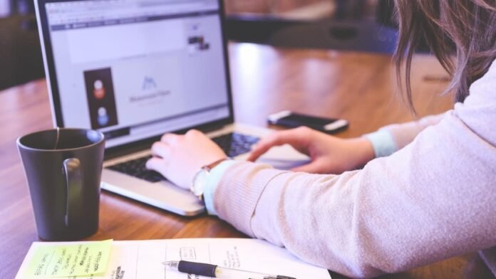 Leur revenu réel représente à peine plus de la moitié de leur chiffre d'affaires: seulement 28% des micro-entrepreneurs immatriculés en 2018 étaient toujours actifs à fin 2023