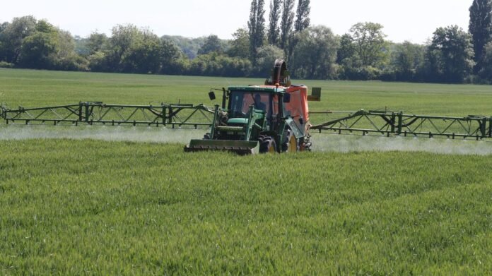 Loi d'urgence agricole : "On a affaire à des gens qui s'arcboutent sur des décisions qui vont à l'encontre de la santé publique", dénonce l'Ordre national des médecins