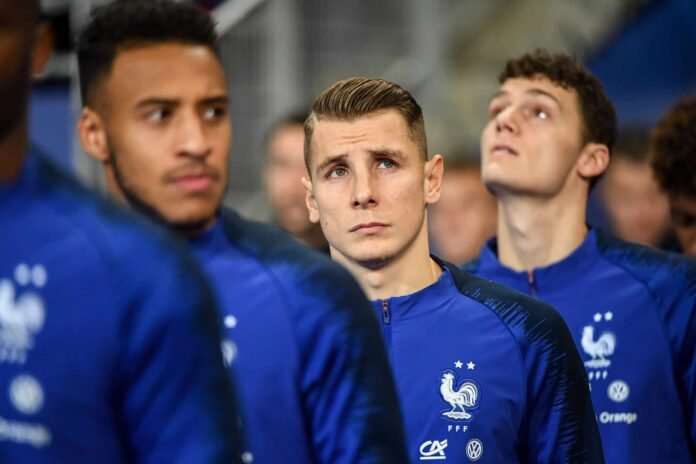 Lucas Digne : après la défaite des Bleus face à l’Espagne, une photo de sa fille en larmes choque les internautes Lucas Digne : après la défaite des Bleus face à l’Espagne, une photo de sa fille en larmes choque les internautes