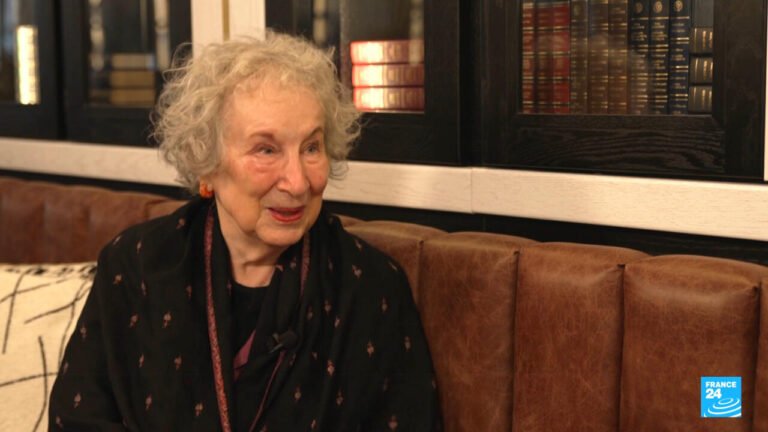 Margaret Atwood : "La Servante écarlate ne ressemble plus à une œuvre de fiction"