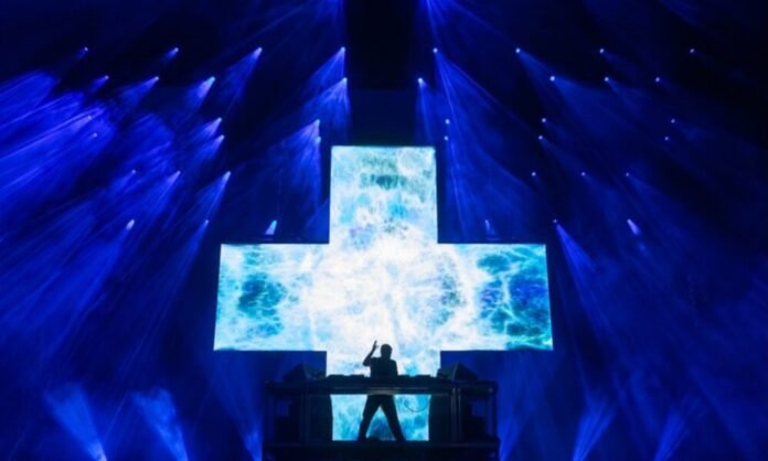 Martin Garrix et The Edge dévoilent « Fireflies » à Tomorrowland