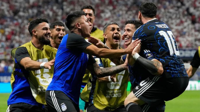 Mondial 2026 : l'Argentine sait souffrir et gagner ses matches dans le dernier quart d'heure Mondial 2026 : l'Argentine sait souffrir et gagner ses matches dans le dernier quart d'heure
