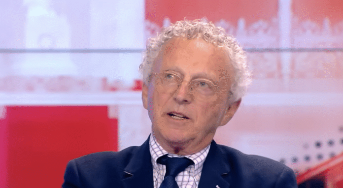Nelson Monfort comédien : de Feydeau à Candeloro, il n’y a qu’un patin