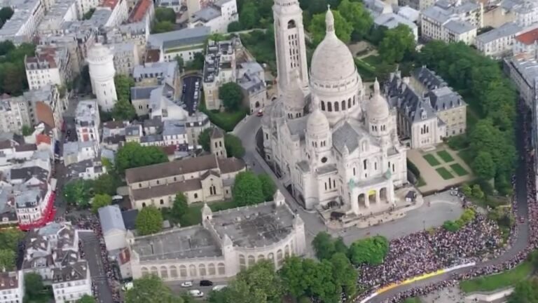Pour la dernière étape du Tour de France, la ferveur des supporters est palpable
