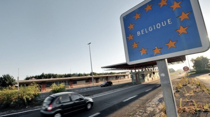 Pourquoi la Belgique va instaurer une vignette automobile à tous les conducteurs, même étrangers