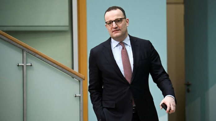 Rattrapé par un scandale sur la GPA, le conservateur allemand Jens Spahn contraint à la démission Rattrapé par un scandale sur la GPA, le conservateur allemand Jens Spahn contraint à la démission