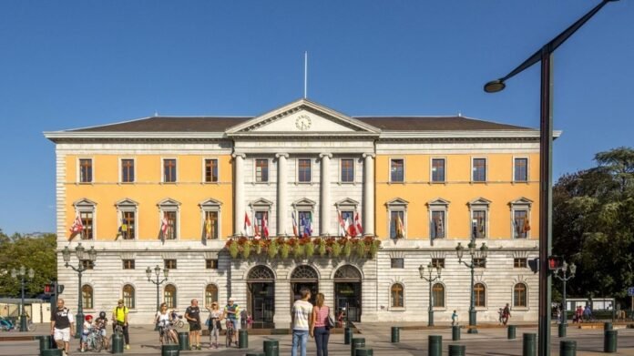 Reporters sans frontières accuse la mairie d'Annecy d'avoir tenté d'étouffer une affaire de viol mettant en cause le premier adjoint au maire
