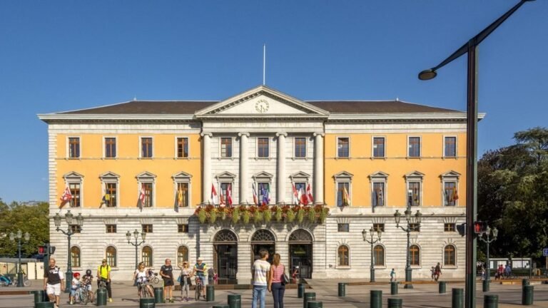 Reporters sans frontières accuse la mairie d'Annecy d'avoir tenté d'étouffer une affaire de viol mettant en cause le premier adjoint au maire