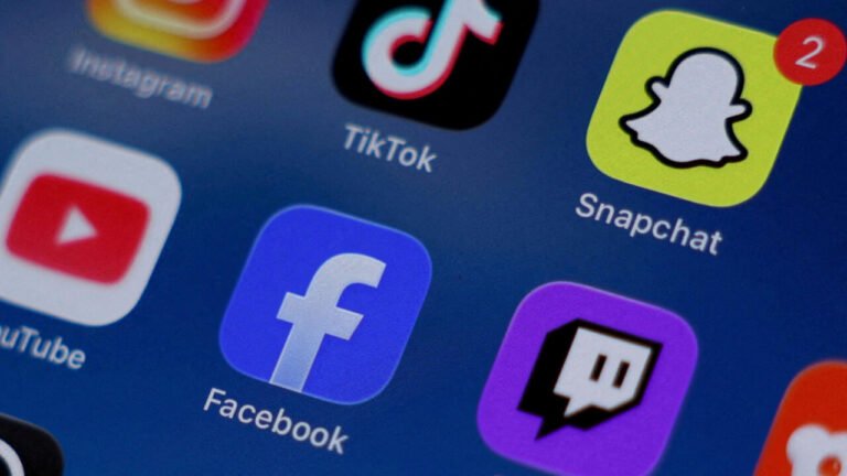 Réseaux sociaux en France : une loi pour interdire l'accès aux moins de 15 ans