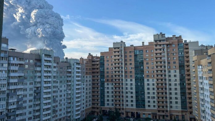Russie : des drones ukrainiens touchent un entrepôt d'e-commerce à Saint-Pétersbourg Russie : des drones ukrainiens touchent un entrepôt d'e-commerce à Saint-Pétersbourg
