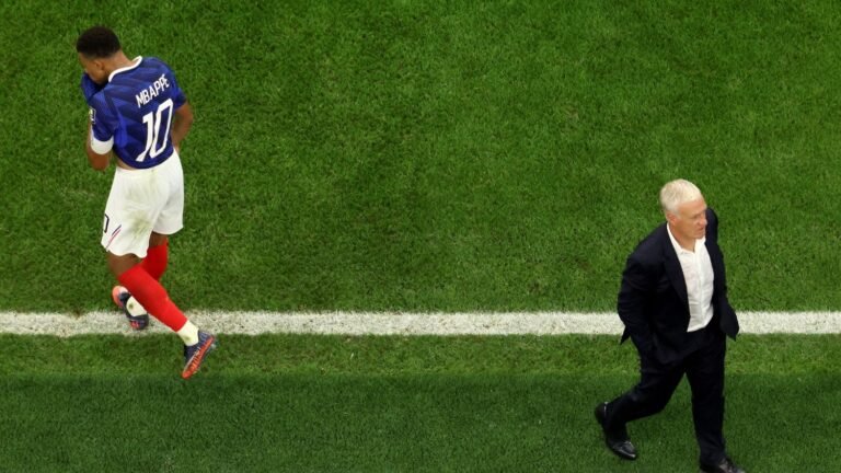 Tactique, arbitrage, fraîcheur physique… Cinq questions sur la défaite de l'équipe de France face à l'Espagne en demi-finale de la Coupe du monde