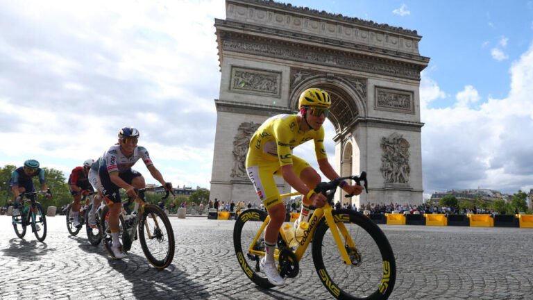 Tour de France : 5e sacre pour Tadej Pogacar, Paul Seixas au pied du podium pour sa première participation