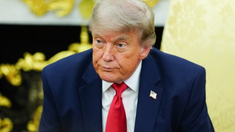 Trump renonce à son projet de taxe de 20% sur les navires passant par le détroit d'Ormuz