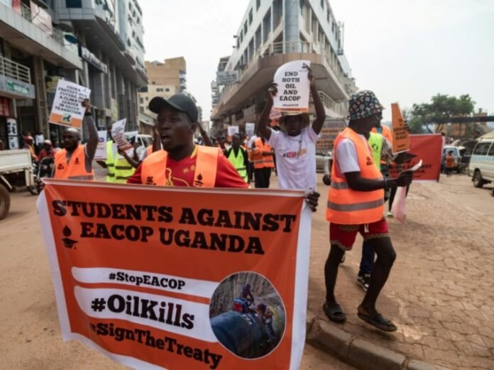 Un méga projet pétrolier en Ouganda devant la justice