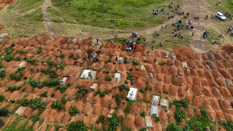Un millier de nouveaux cas de Ebola recensés en dix jours en RD Congo