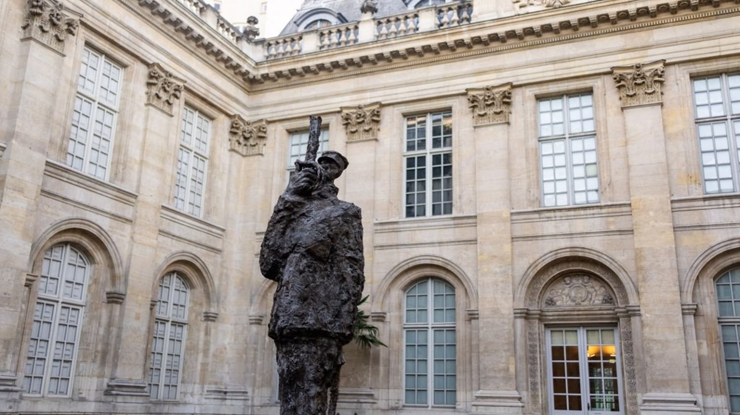 Une première cérémonie d’hommage national à Alfred Dreyfus organisée dimanche, en présence d'Emmanuel Macron
