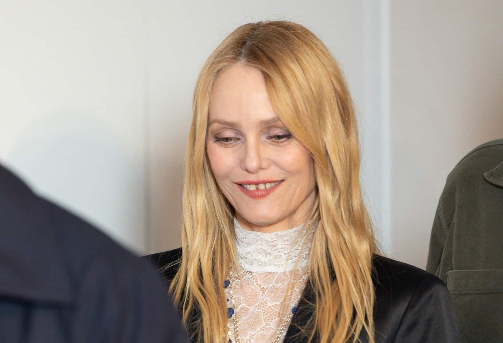 Vanessa Paradis : sifflée à 15 ans, refus d'Amélie Poulain et de Calvin Klein… comment elle a construit une carrière sans compromis