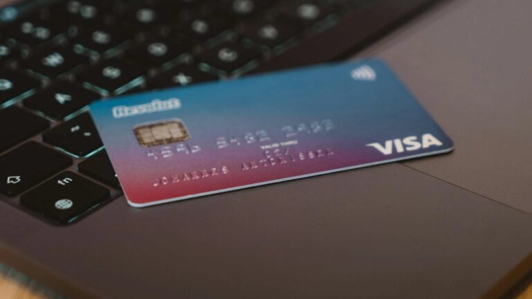 « Votre carte va être débitée de 1 000 € », n’appelez surtout pas ce numéro de téléphone, c’est une arnaque