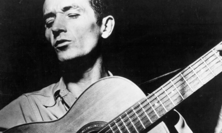Woody Guthrie, 60 ans après, parle encore aux nouvelles générations