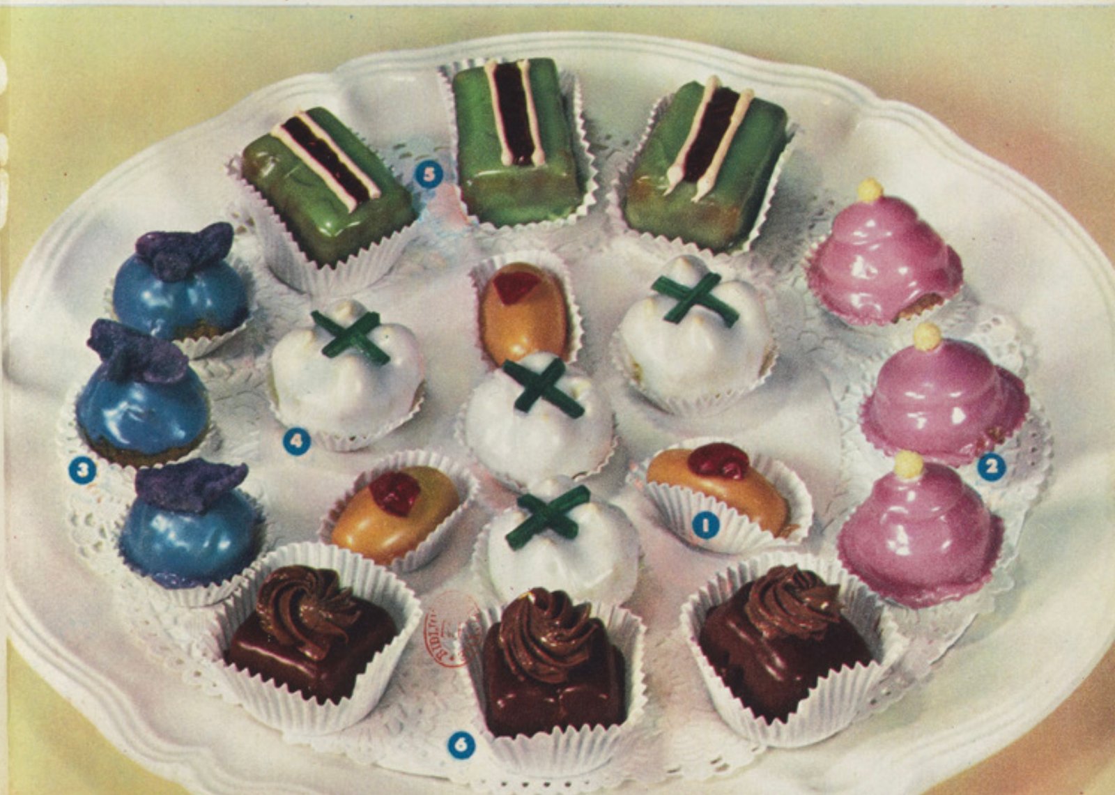 Petits fours, Ernest Pasquet, La Pâtisserie familiale, Paris, Flammarion, 1958 Ernest Paquet droits réservés BnF, Sciences et techniques