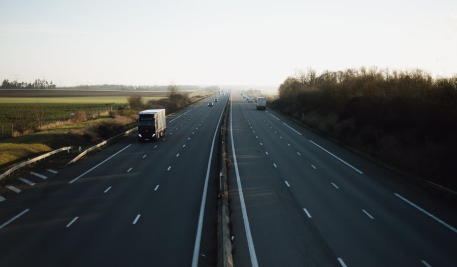 L'autoroute A10 relie Paris à Bordeaux, via Orléans, Blois, Tours et donc Suèvres, au cœur de la région Centre-Val de Loire. | © Pierre Ferrandis
