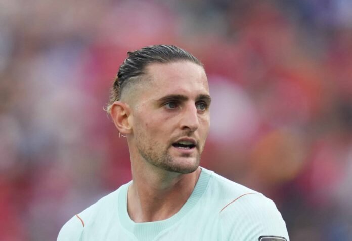 "Des comportements de certains joueurs que je n’avais jamais vus" : Adrien Rabiot atomise ses coéquipiers des Bleus après le match face à l’Angleterre "Des comportements de certains joueurs que je n’avais jamais vus" : Adrien Rabiot atomise ses coéquipiers des Bleus après le match face à l’Angleterre