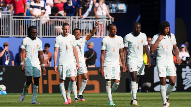 "Il y a beaucoup de choses à améliorer" : après le Maroc, les Bleus veulent rester concentrés
