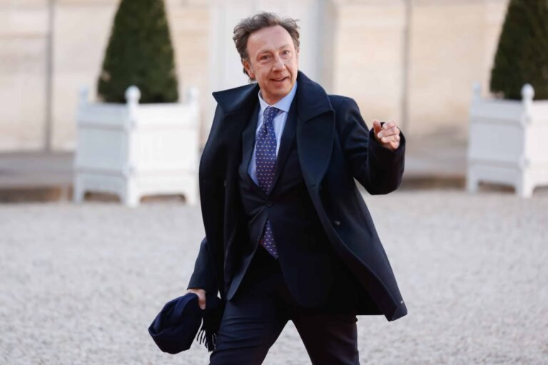 "J'ai été trahi par un ami de quarante ans qui a abusé de ma confiance" : entre Stéphane Bern et son associé, rien ne va plus
