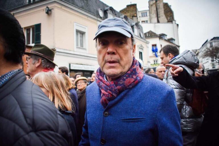 "J'assume à 100%" : Julien Lepers accusé d’escroquerie, l’ancien présentateur de Questions pour un champion se défend