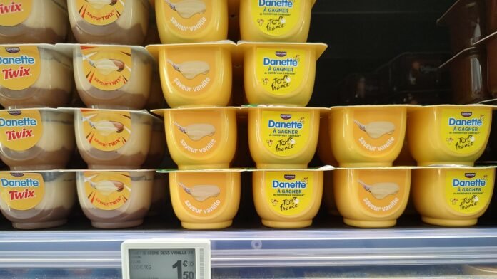 "La moitié du temps, le consommateur nous dit que le produit n'est pas réussi": du laboratoire au supermarché en passant par l'usine, on a suivi l'itinéraire d'un pot de Danette "La moitié du temps, le consommateur nous dit que le produit n'est pas réussi": du laboratoire au supermarché en passant par l'usine, on a suivi l'itinéraire d'un pot de Danette