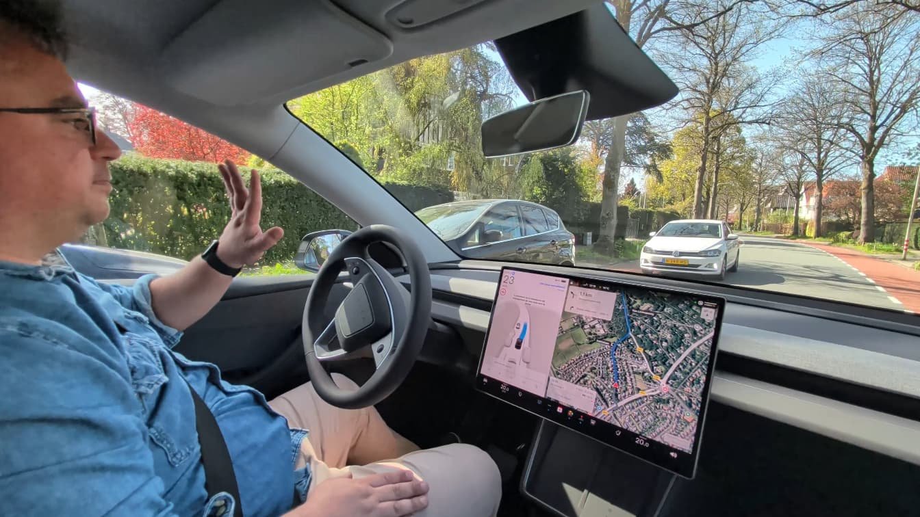 "Les contreparties en termes de sécurité ne sont pas encore suffisantes": la France dit non à la conduite supervisée de Tesla malgré le feu vert de cinq pays européens