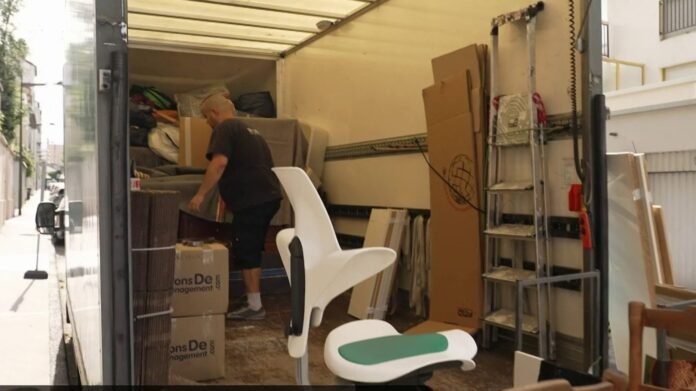 "On est fatigué, on ne dort pas" : ces Français qui déménagent pour fuir la chaleur