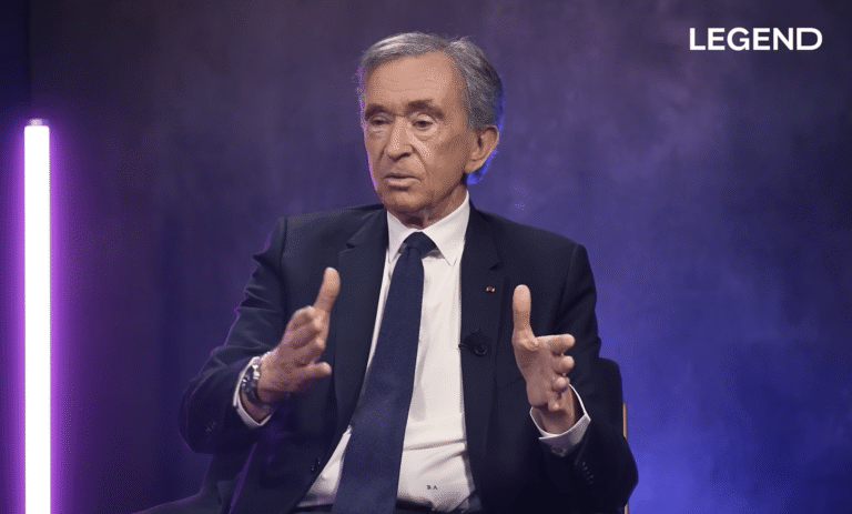 "Plus personne ne peut me repérer" : face à Guillaume Pley, Bernard Arnault explique pourquoi il a vendu son jet privé