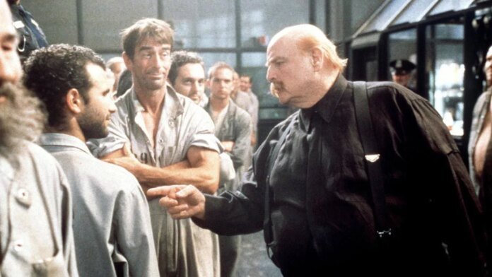 "Quand j'ai vu le résultat, j'étais consterné" : tout le monde a oublié ce film des années 90 avec Marlon Brando et un casting 5 étoiles !