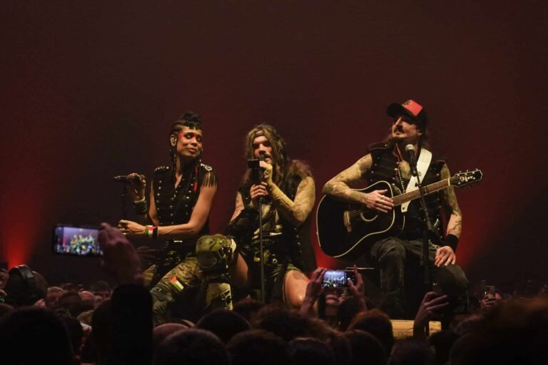 "Totalement débile de faire ce duo…" : Shaka Ponk revient sur sa collaboration avec Bertrand Cantat