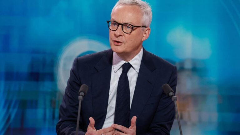 "Un souvenir d'un moment totalement absurde" : Bruno Le Maire revient sur la crise politique consécutive à sa nomination au ministère des Armées
