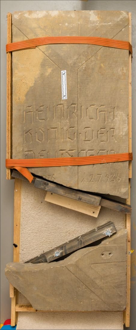 couvercle du sarcophage SS d\'Henri 1er de Saxe, cathédrale de Quedlinbourg