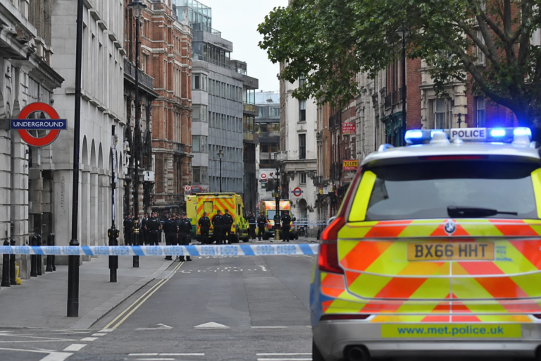 Quatre hommes poignardés en plein centre de Londres, une femme arrêtée