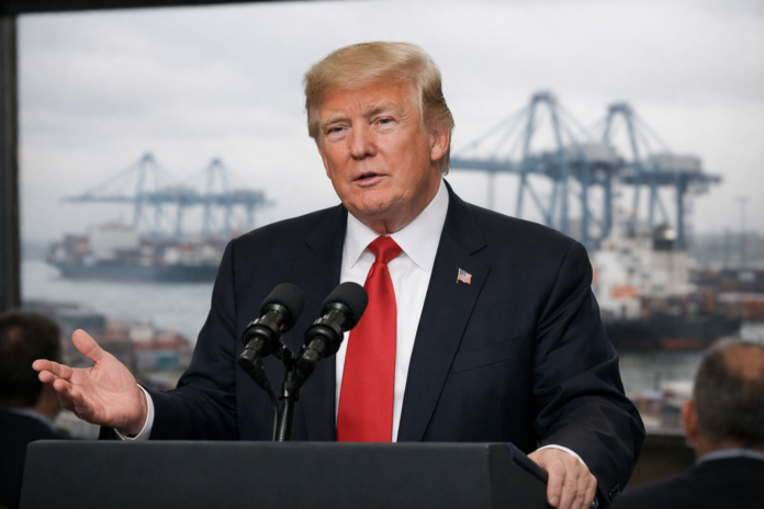 Téhéran réfute Abu Dhabi, les Émirats suspendent le commerce avec l'Iran après une publication de Trump