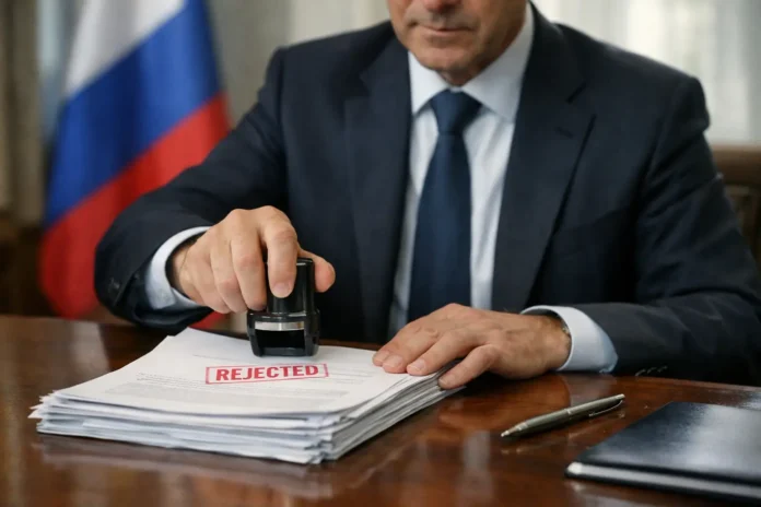 Paris réduit les accréditations diplomatiques russes pour limiter les risques d'espionnage Paris réduit les accréditations diplomatiques russes pour limiter les risques d'espionnage